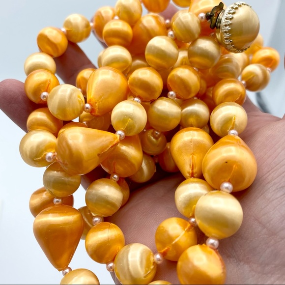 Vintage Japan Celluloid Beaded Single Strand Orange Bead Necklace - Picture 3 of 12
